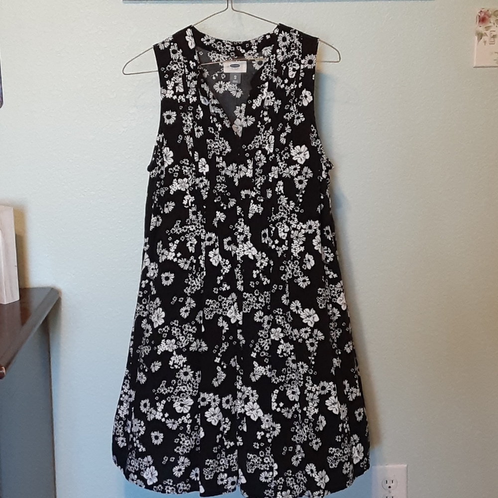 B&W flower dress